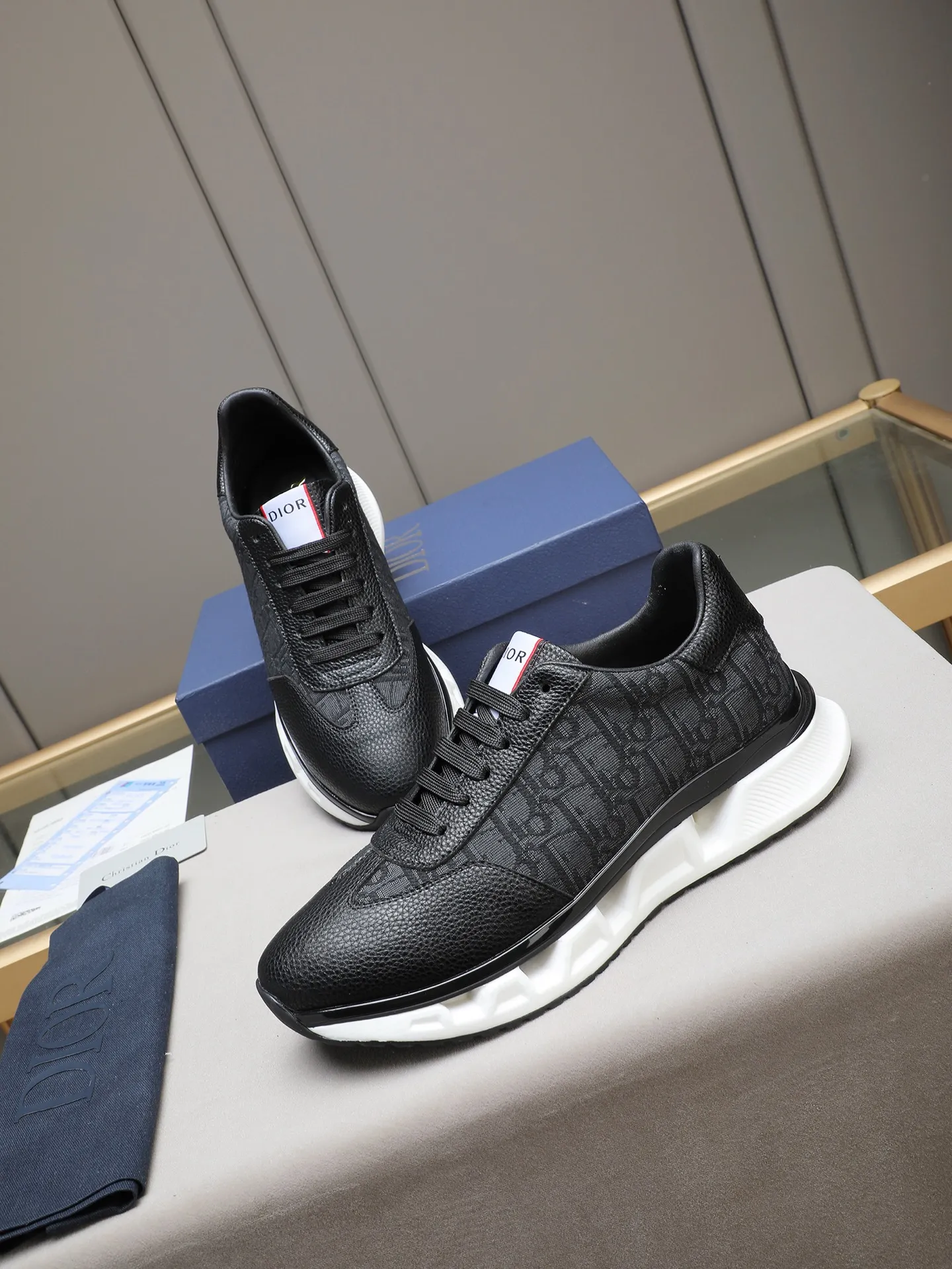 PP460 New Dior🆕The latest men's casual sports shoes, the upper is made of imported cowhide➕Dior's special material! Breathable sheepskin. The TPU blade base is lightweight and wear-resistant! Size:38-44 (45 customized)